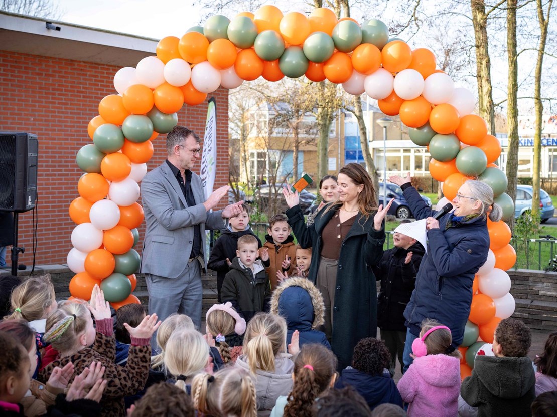 Wethouder Pieter Kos opent nieuw schoolplein Schoter Tuijn 1 februari 2024 3 Wethouder Pieter Kos opent nieuw schoolplein Schoter Tuijn 1 februari 2024 3